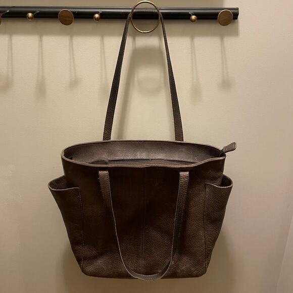 Duluth Lifetime Leather Tote Bag | Rugged, Full-Grain Thick Leather, Durable - Picture 3 of 8